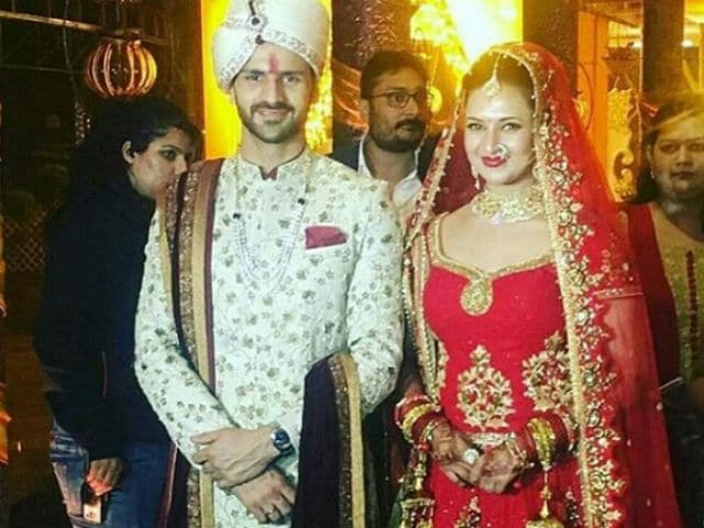 Divyanka Tripathi Aur Vivek Dahiya Ki Ho Gayi Shaadi. See Pics