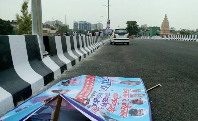 दिल्ली : सड़क उद्घाटन को लेकर खींचतान, केजरीवाल से पहले कांग्रेस नेता ने 'गुपचुप' काटा फीता