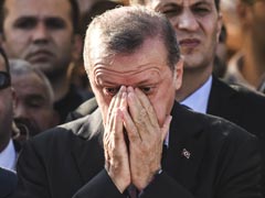Recep Tayyip Erdogan Breaks Down In Tears At Funeral For Friend Killed In Coup