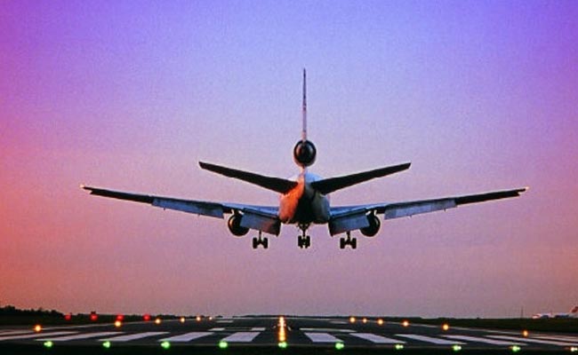 एयरलाइंस के कर्मचारियों से झड़प के बाद यात्री ने दे दी विमान में बम होने की झूठी खबर
