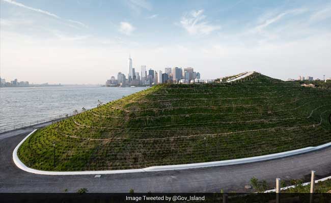 New, Man-Made Hills On New York  City Island Offer Spectacular Views