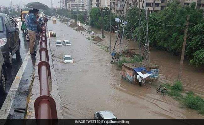 एक पड़ताल! किसने गुड़गांव को डुबोया, लोगों को जाम में फंसाया...