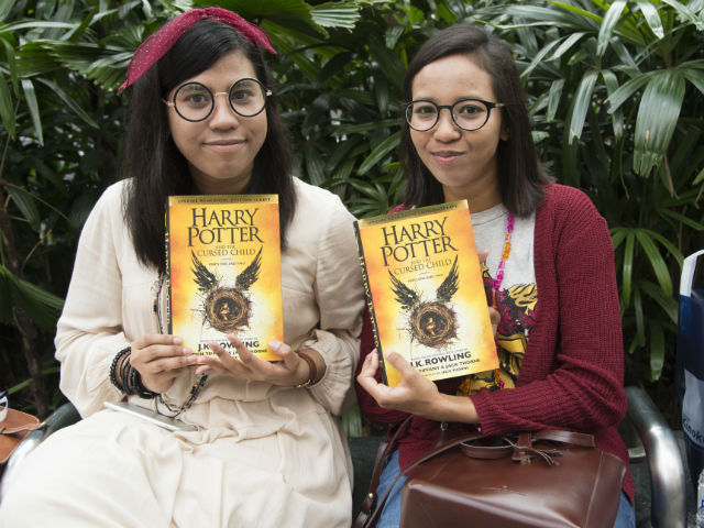 Fans Celebrate Harry Potter's Birthday With New Book, <I>Cursed Child</i>