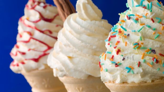 गर्मी में नकली आइसक्रीम तो नहीं खा रहे हैं आप, यूं करें Fake IceCream की पहचान