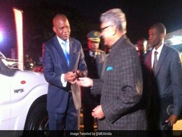 India Gives 30 SUVs To Mozambique, Delivering $4.5 Million Grant India Gives 30 SUVs To Mozambique, Delivering $4.5 Million Grant
