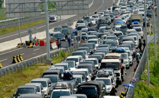 12 Die In Giant Indonesian Traffic Jam: Official