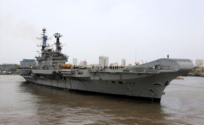 आईएनएस विराट भारतीय नौसेना की 30 साल की सेवा के बाद 6 मार्च को हो जाएगा रिटायर