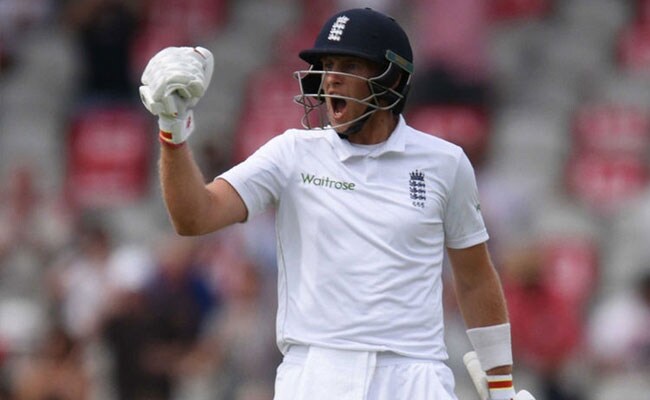 मैनचेस्टर टेस्ट : रूट के दोहरे शतक और वोक्स की घातक गेंदबाजी से इंग्लैंड ने पाक के पसीने छुड़ाए