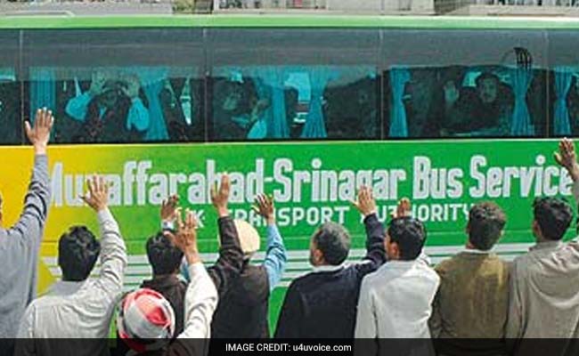 कश्मीर घाटी में हिंसा के दौरान बंद हुई श्रीनगर-मुजफ्फराबाद बस सेवा फिर बहाल