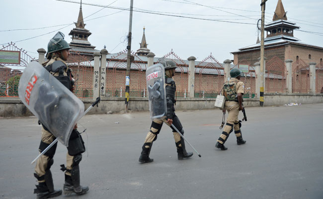 Law And Order Situation Improving In Kashmir Valley, Centre Tells Supreme Court