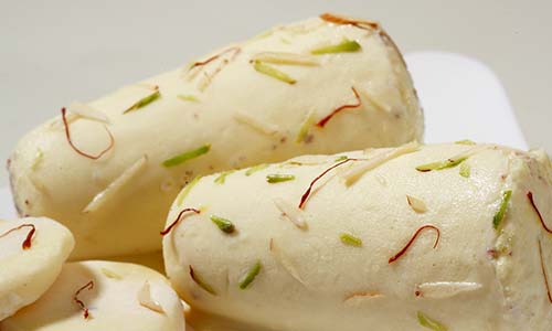 Kesar Pista Kulfi: घर पर केसर पिस्ता कुल्फी बनाने की आसान सी रेसिपी, स्वाद मार्केट से खरीदी गई कुल्फी से भी बेहतरीन