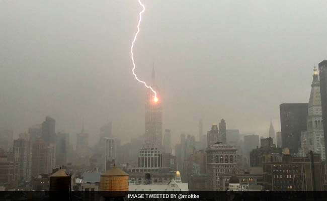 The Incredible Moment When Lightning Strikes Empire State Building