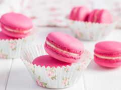 Macaron Versus Macaroon: What's the Difference? Macaron Versus Macaroon: What's the Difference?