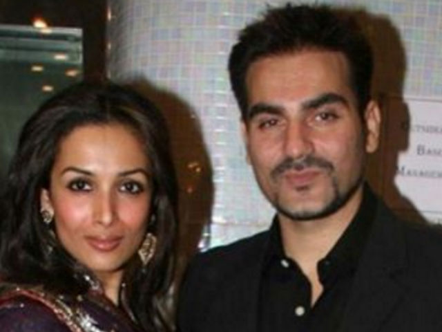 Malaika Arora and Arbaaz Celebrate Eid Together With Khan-<I>Daan</i>