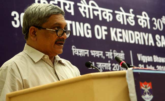 Manohar Parrikar Likely To Visit Chennai Tomorrow Over Missing IAF Plane