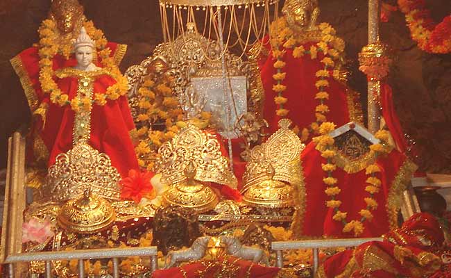 करीब 5 महीने बाद खुले वैष्णोदेवी मंदिर के द्वार, दर्शन करने पहुंचे श्रद्धालु