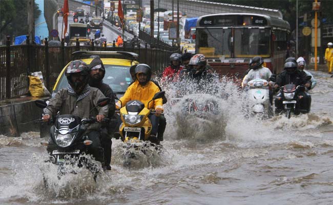 5 Tips For Riding Two Wheelers In Monsoon