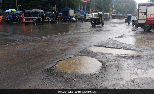 Congress Holds 'Pothole Photo Exhibition' Over Plight Of Mumbai Roads