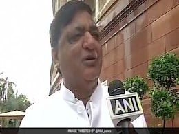 लोकसभा में छलका नरेश अग्रवाल का दर्द, 'हमारी सैलरी हमारे सचिव से भी कम है' लोकसभा में छलका नरेश अग्रवाल का दर्द, 'हमारी सैलरी हमारे सचिव से भी कम है'