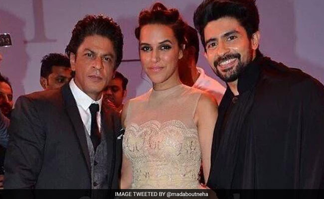 Neha Dhupia Has Hilarious Meltdown After SRK Tweeted Her. Help Her Out