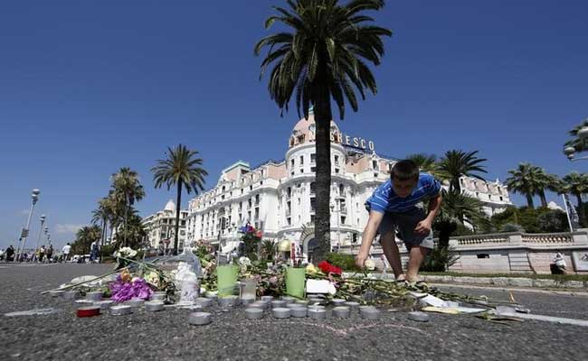 Faith In Government Drops, Politicians Jeered As France Mourns Nice Victims