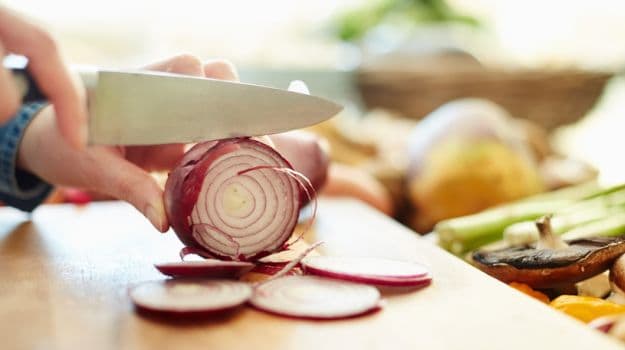 Different ways of cutting onions and their importance in cooking