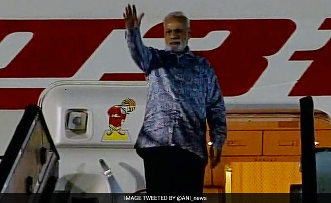 विदेशी नीति में बदलाव : वर्ष के अंत तक 68 देशों की यात्रा करेंगे मोदी सरकार के मंत्री