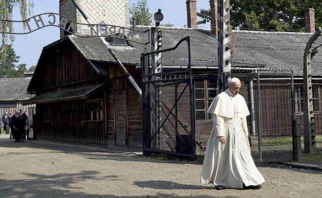 Pope Francis Visits Auschwitz, Begs God To Forgive 'So Much Cruelty'