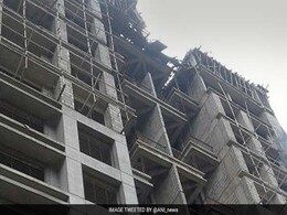 Labourer Slips To Death From 7th Floor While Talking On Phone In Nagpur Labourer Slips To Death From 7th Floor While Talking On Phone In Nagpur