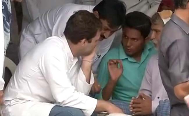 उना में पीड़ितों से मिले राहुल, 5 लाख की मदद का ऐलान| 22 दलितों की पिटाई का नया वीडियो आया सामने