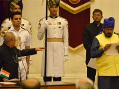 'Say Your Name,' President Pranab Mukherjee Nudged This Minister During Oath