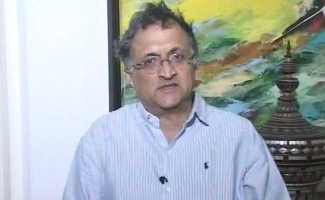 Smriti Irani Combined 'Arrogance And Ignorance': Historian Ram Guha