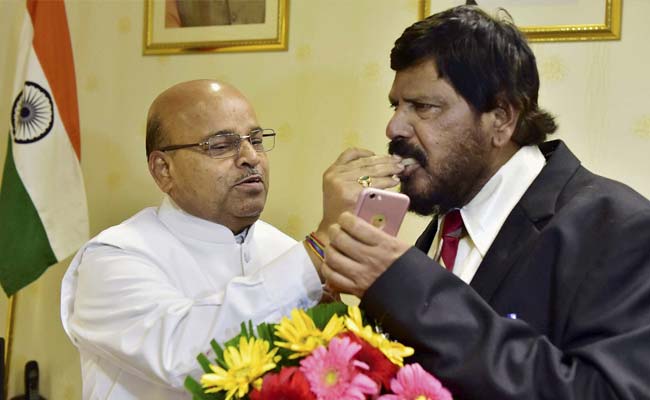 Ramdas Athawale Hits Out At Congress, Ready To Campaign For BJP In UP