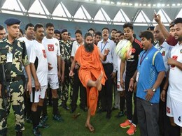 Bollywood vs Politicians in Charity Football, Kicked-Off by Baba Ramdev Bollywood vs Politicians in Charity Football, Kicked-Off by Baba Ramdev