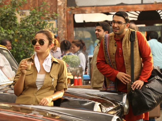 In Which Ranveer Singh Presents <I>Beauty-Phool</i> Alia Bhatt With a Rose