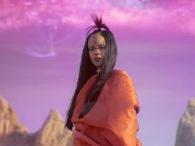 Stars Are Rihanna's Destination in Star Trek Beyond's Sledgehammer Video