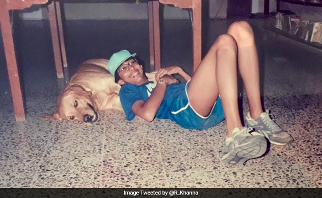 The 13-Year-Old 'Nerd' In This Picture Is Now A Celeb. Can You Guess Who?