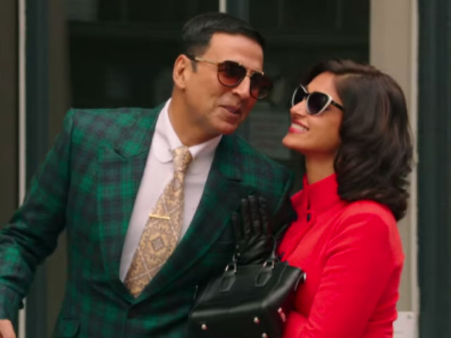 Akshay Kumar, Ileana D'Cruz Before Love Turns to Tragedy in New <I>Rustom</i> Song