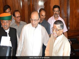 हमने कभी नहीं कहा कि हम 100 प्रतिशत कैशलेस होंगे : केंद्रीय मंत्री संतोष कुमार गंगवार हमने कभी नहीं कहा कि हम 100 प्रतिशत कैशलेस होंगे : केंद्रीय मंत्री संतोष कुमार गंगवार