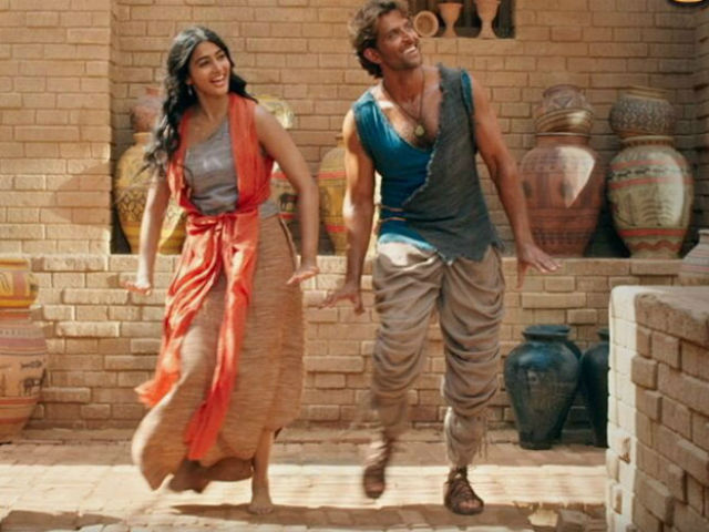 Chaani's Day Out: Finally Free of That Headdress in <i>Mohenjo Daro</i> Song