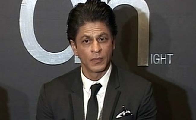 सलमान खान पर 'नो कमेंट' कहने के बाद शाहरुख खान ने ट्विटर पर दिखाया भाईचारा