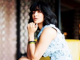 Shruti Haasan Reportedly Plays a Journalist in <I>Singam 3</i> Shruti Haasan Reportedly Plays a Journalist in <I>Singam 3</i>
