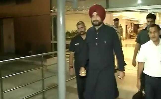 Navjot Singh Sidhu Lands In Delhi At Dawn, Silent Even After 'Maun Vrat' Ends