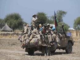 दक्षिण सूडान में विद्रोहियों और सैनिकों के बीच संघर्ष : सभी भारतीय सुरक्षित, सुषमा स्वराज ने कहा- धैर्य रखें दक्षिण सूडान में विद्रोहियों और सैनिकों के बीच संघर्ष : सभी भारतीय सुरक्षित, सुषमा स्वराज ने कहा- धैर्य रखें