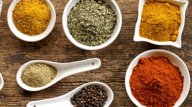 How to Store Spices and Masalas During Monsoon: 5 Smart Tips