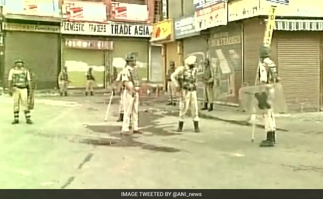 12 Paramilitary Personnel Injured In Grenade Attack In Srinagar