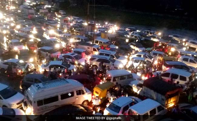 Huge Traffic Jam On NH10 As Landslides Block Sikkim's Arterial Highway