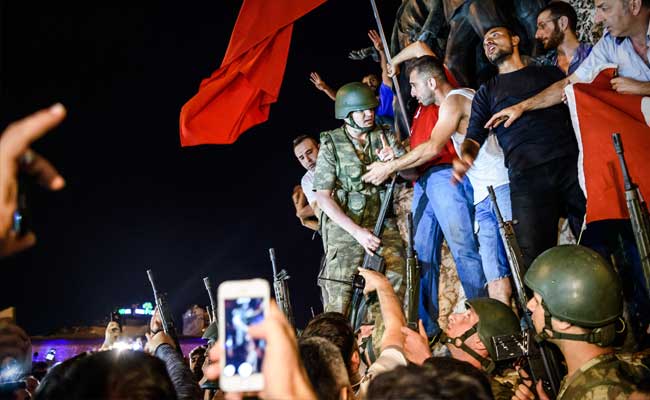 Turkey Crushes Military Defiance, Over 3,000 Detained: 10 Updates