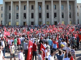 Turkey Foils Bloody Coup Attempt, Closes In On Renegade Forces Turkey Foils Bloody Coup Attempt, Closes In On Renegade Forces