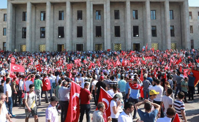 Turkey Foils Bloody Coup Attempt, Closes In On Renegade Forces